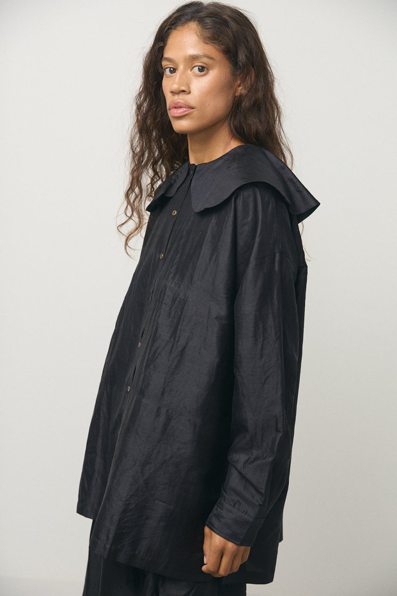 Round Collar Over Blouse in Black - Soochie - Bunon