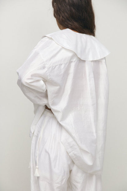 Round Collar Over Blouse in White - Soochie - Bunon