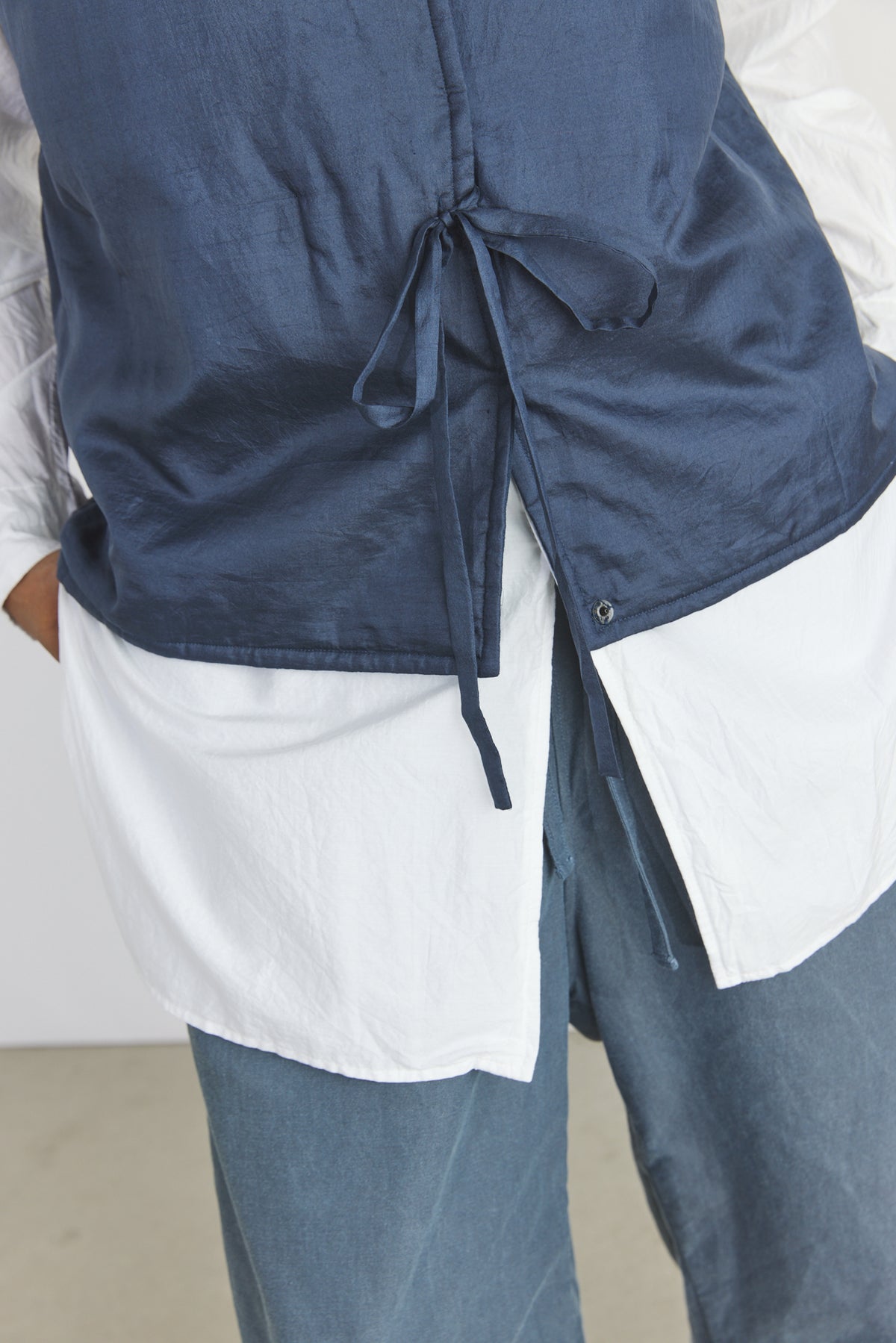 Elmo Silk Vest - Navy