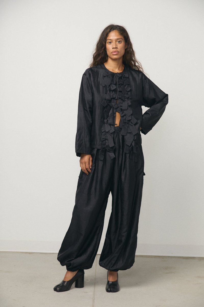 Tuck Gather Balloon Pants in Black - Soochie - Bunon